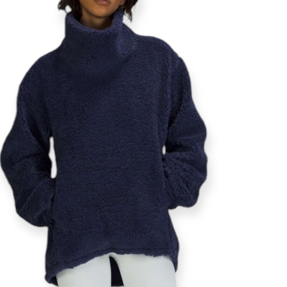 Lululemon • Warmth Restore Long Pullover
Night Sea - Picture 1 of 12